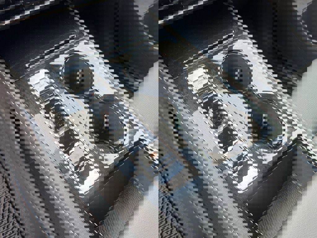 Used 2025 Volkswagen Atlas SEL Premium R-Line image 18