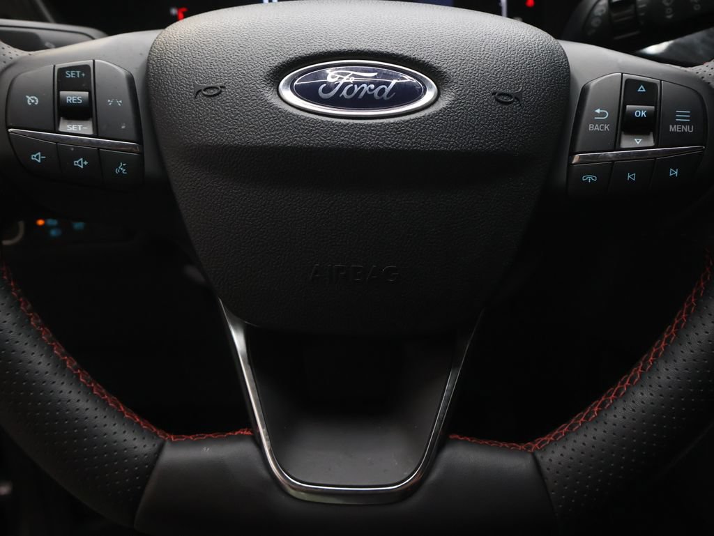 Used 2025 Ford Escape ST-Line w/ Cold Weather Package AWD/4WD image 18