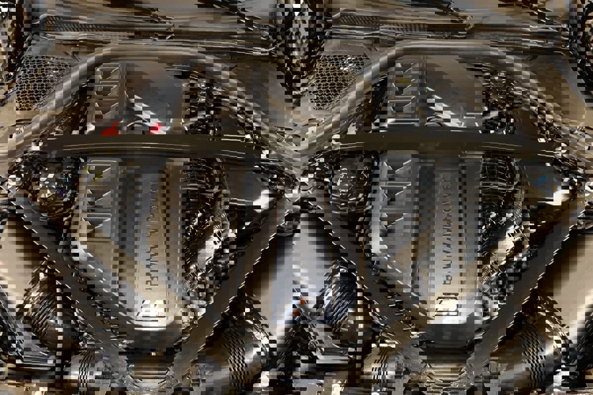 Used 2024 BMW M2 w/ Lighting Package image 36