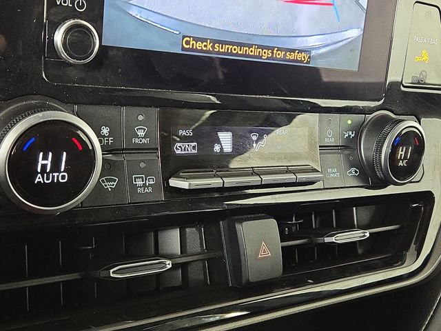 Used 2025 Toyota Highlander XLE image 21