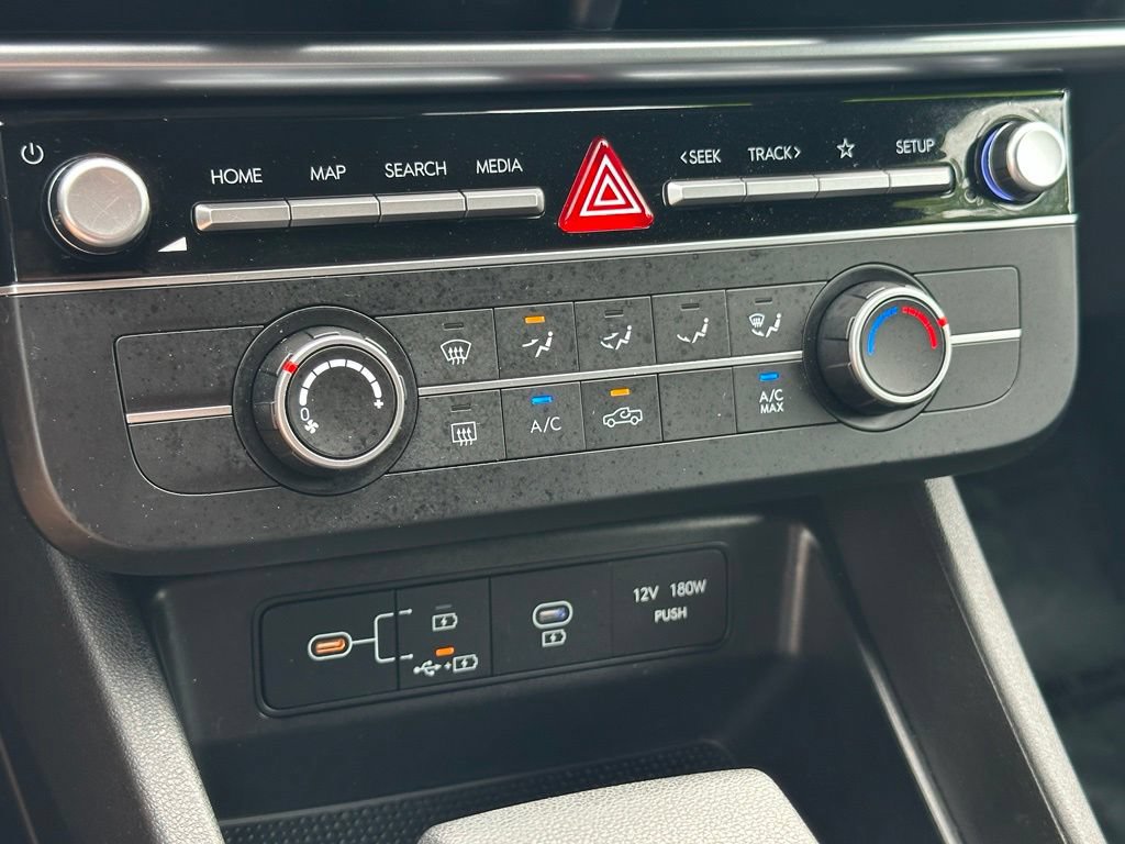 Used 2025 Hyundai Santa Cruz SE AWD/4WD image 20