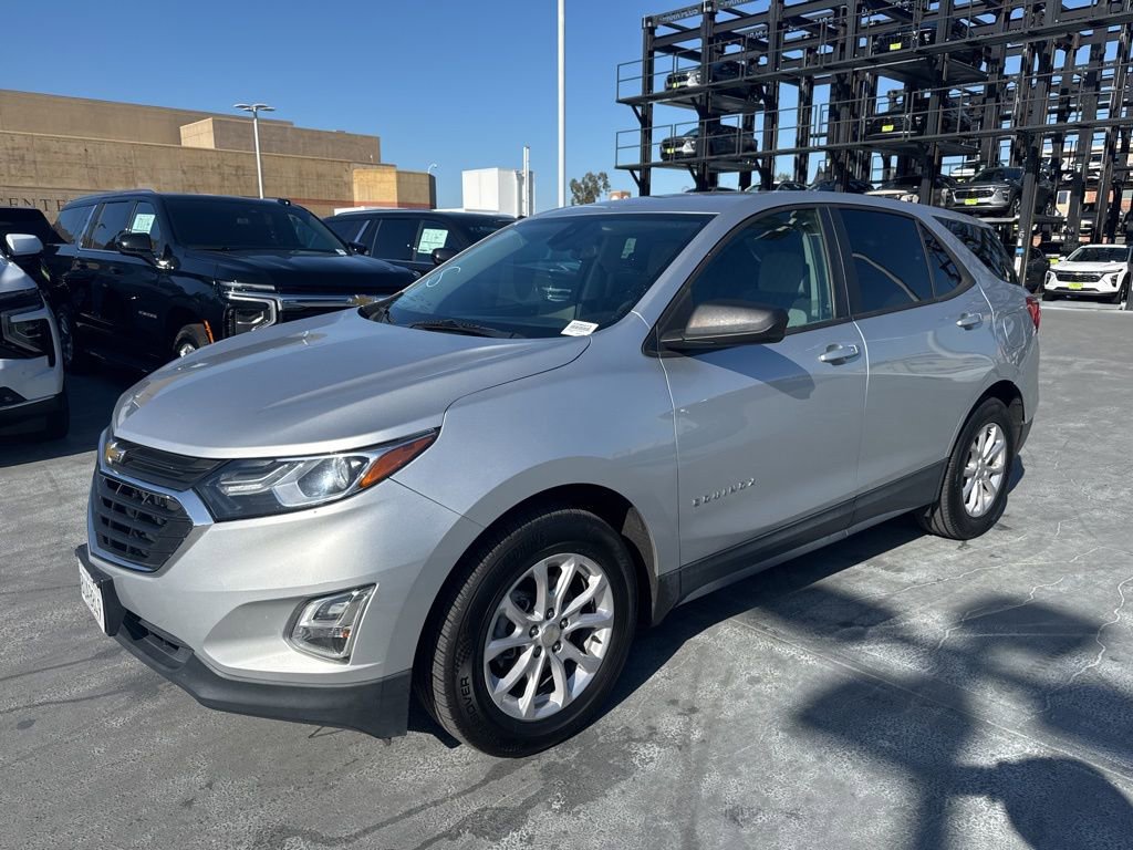Used 2020 Chevrolet Equinox LS w/ LS Convenience Package FWD image 1