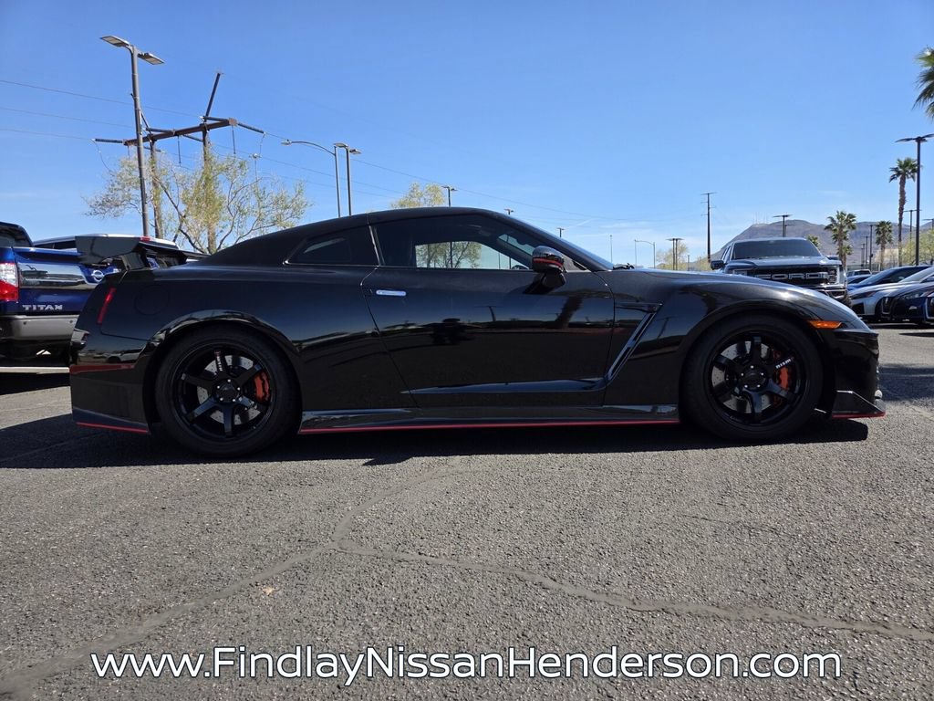 Used 2018 Nissan GT-R NISMO AWD/4WD image 7