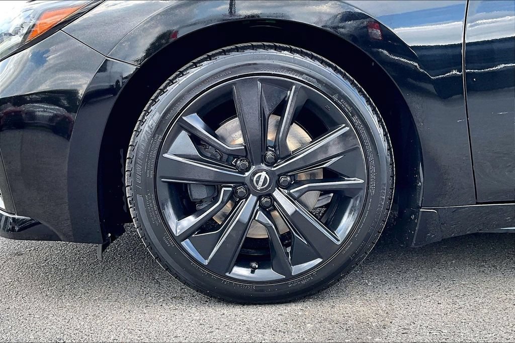 Used 2023 Nissan Maxima SL FWD image 34