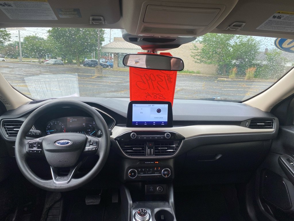 Used 2020 Ford Escape SE image 17