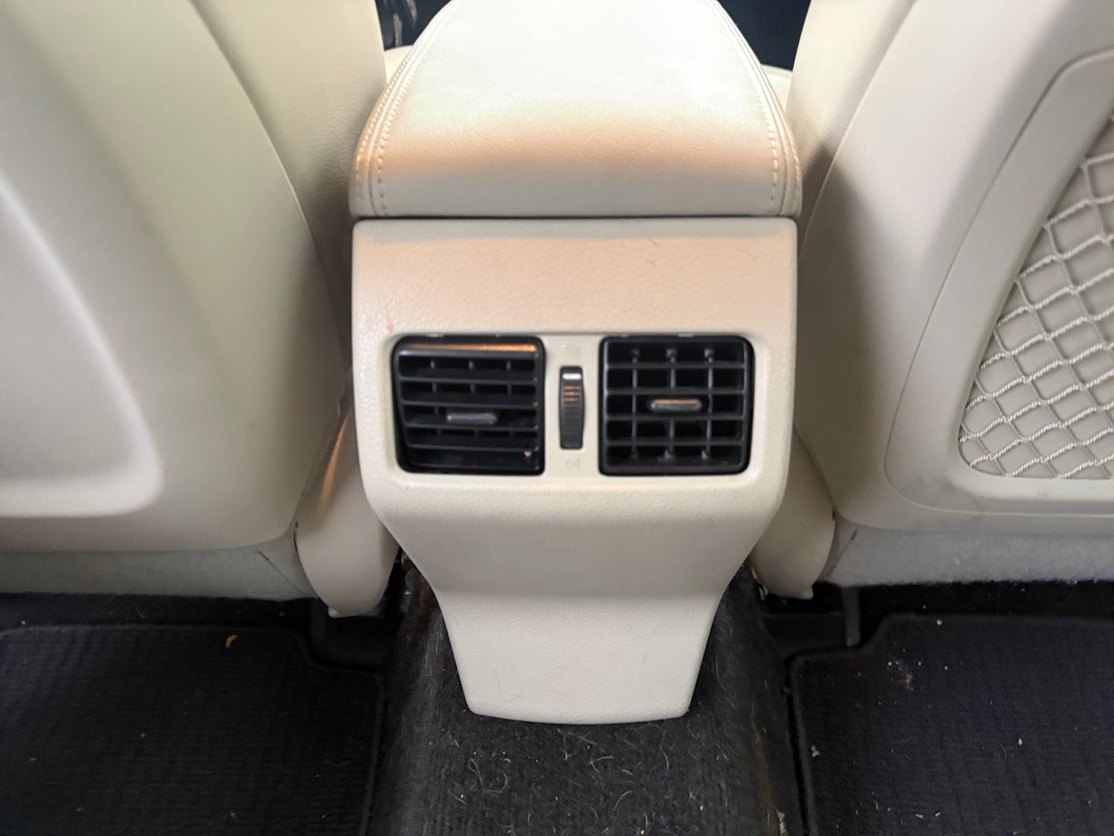 Used 2014 Subaru Outback 2.5i Limited AWD/4WD image 30