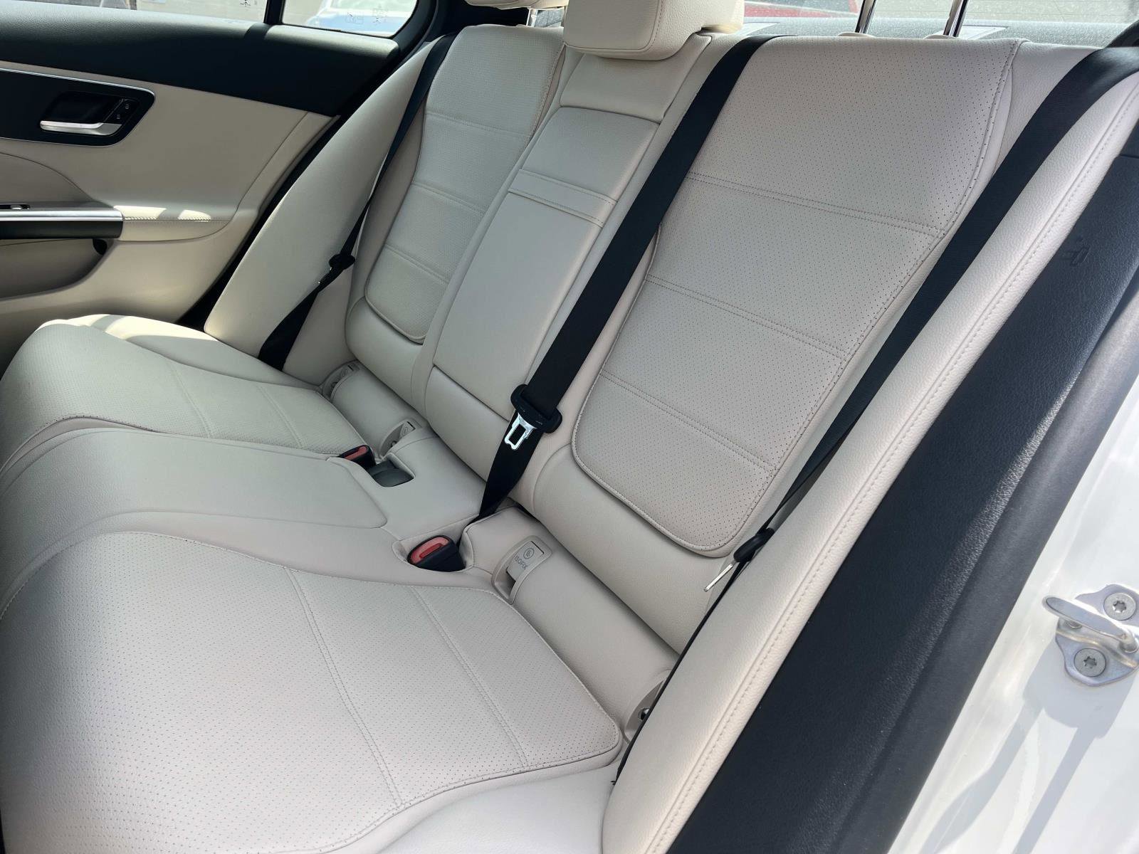 Used 2022 Mercedes-Benz C 300 Sedan image 16