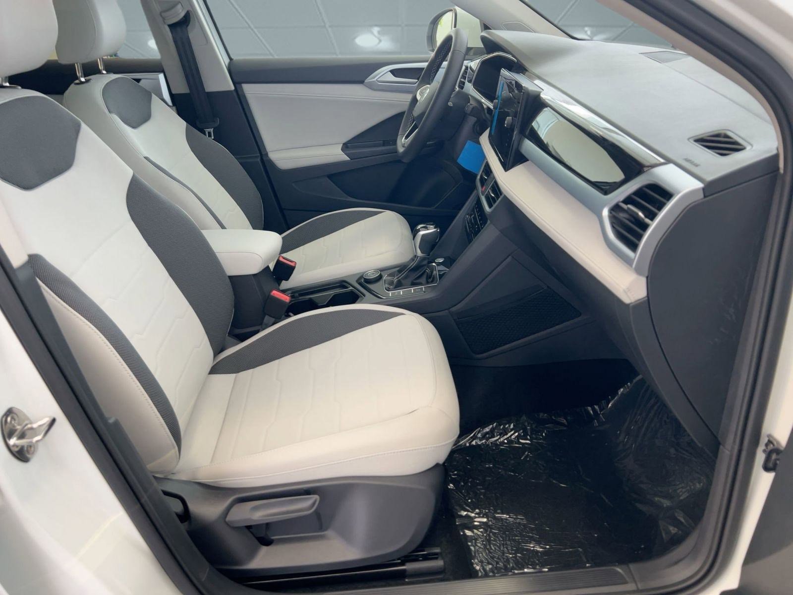 New 2026 Volkswagen Taos SE AWD/4WD image 30