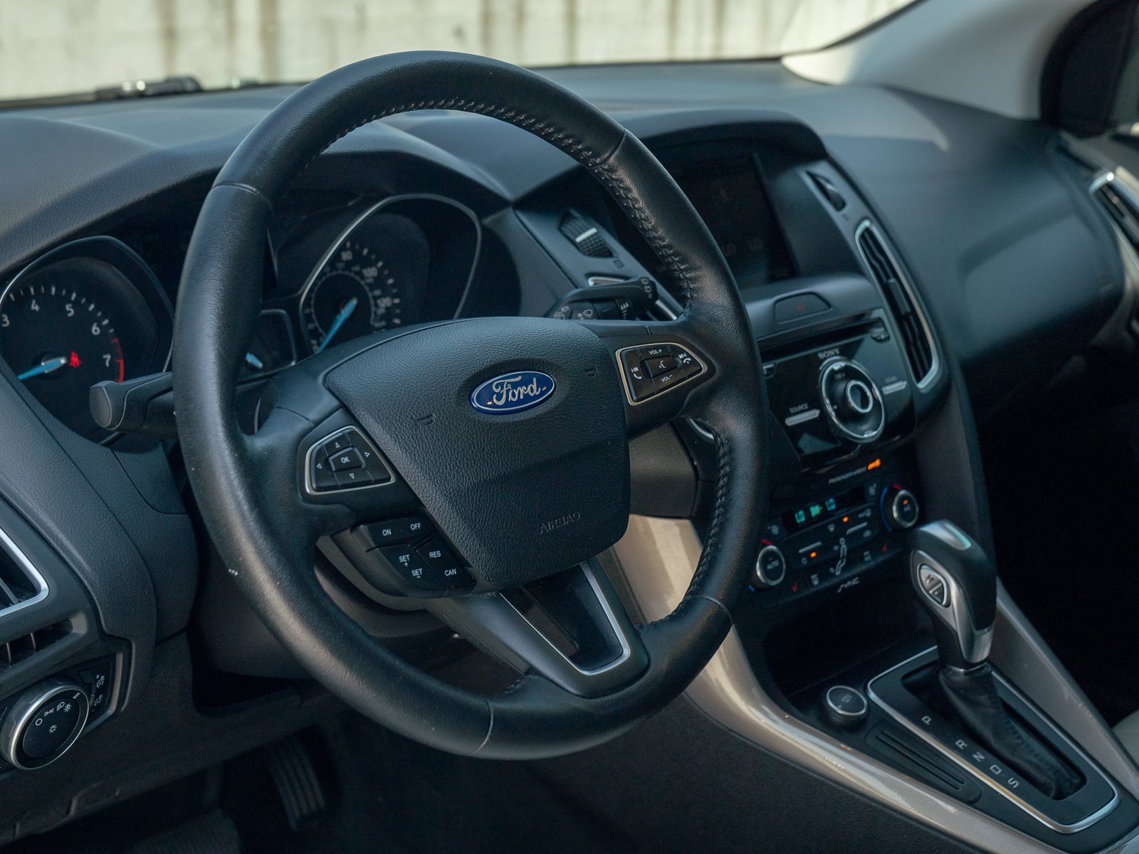 Used 2015 Ford Focus Titanium FWD image 16