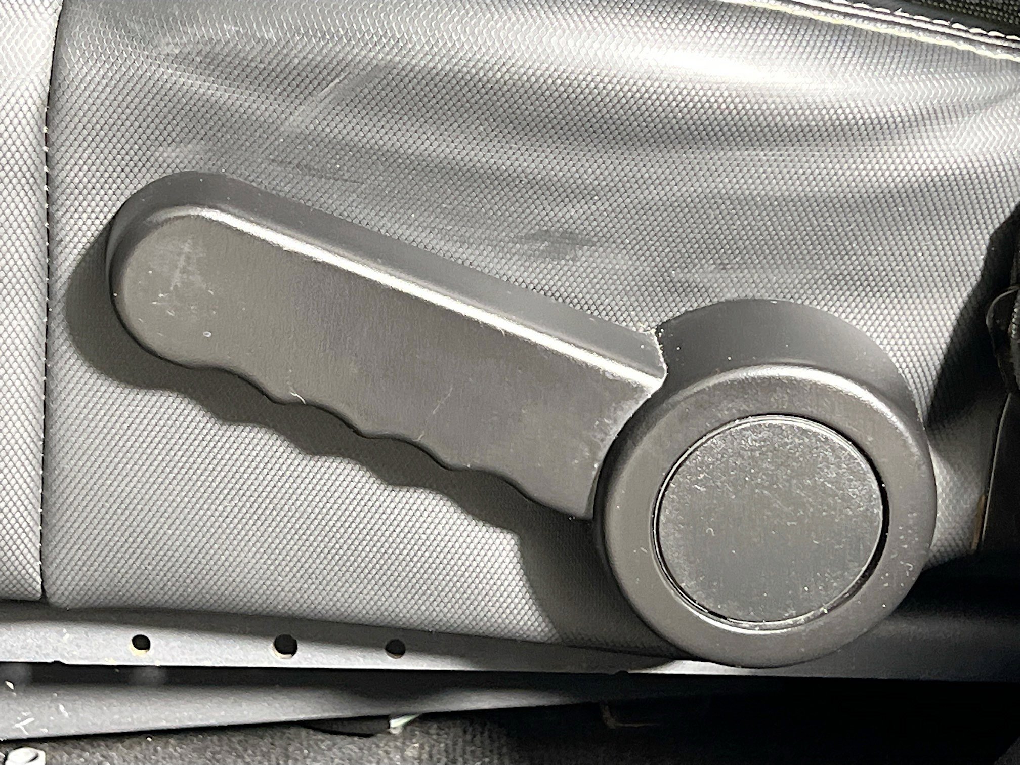 Used 2012 Jeep Wrangler Unlimited Freedom Edition image 16