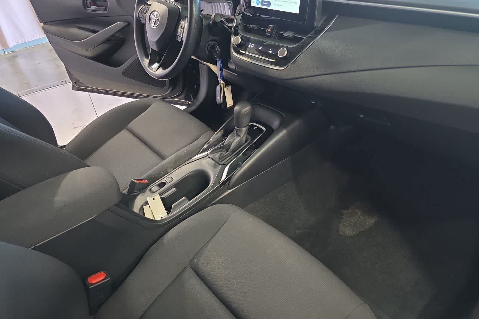 Used 2024 Toyota Corolla LE FWD image 17
