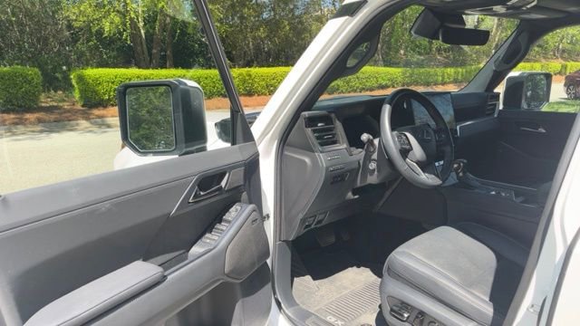 Used 2024 Lexus GX 550 w/ Accessory Package (Z1) image 2