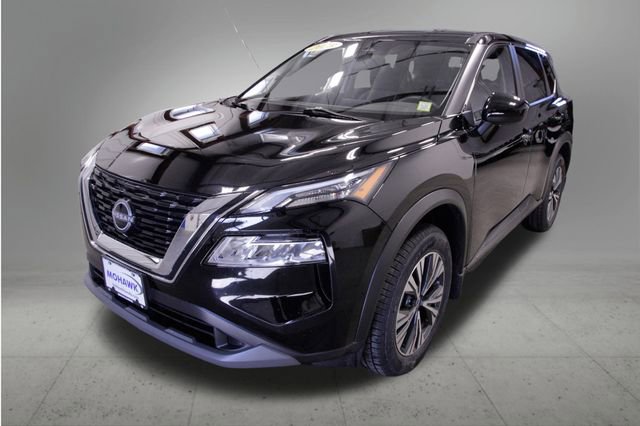 Used 2023 Nissan Rogue SV image 1
