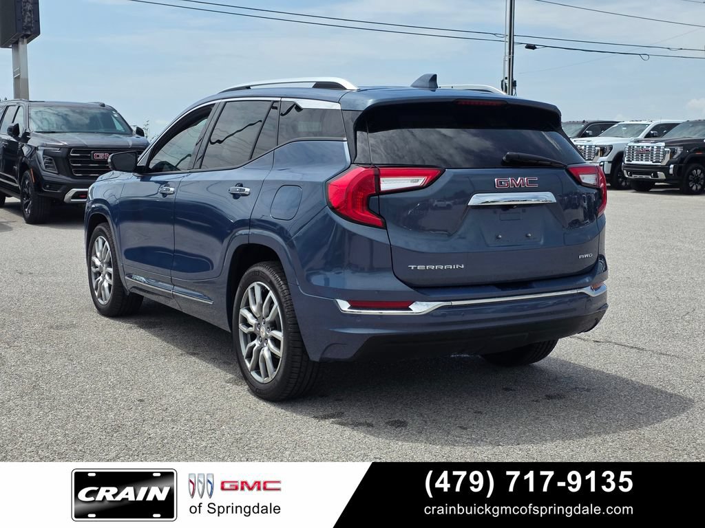 Used 2024 GMC Terrain Denali w/ Denali Premium Package AWD/4WD image 5
