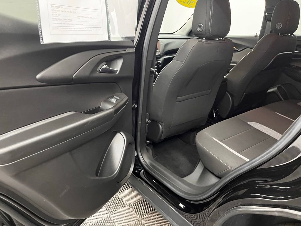 Used 2023 Chevrolet TrailBlazer LT AWD/4WD image 36