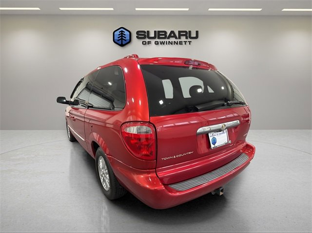 Used 2003 Chrysler Town & Country Limited image 3