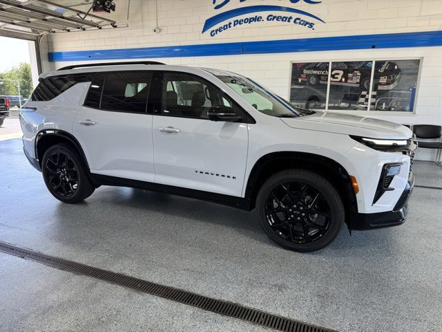 New 2026 Chevrolet Traverse RS w/ LPO, Floor Liner Package image 13
