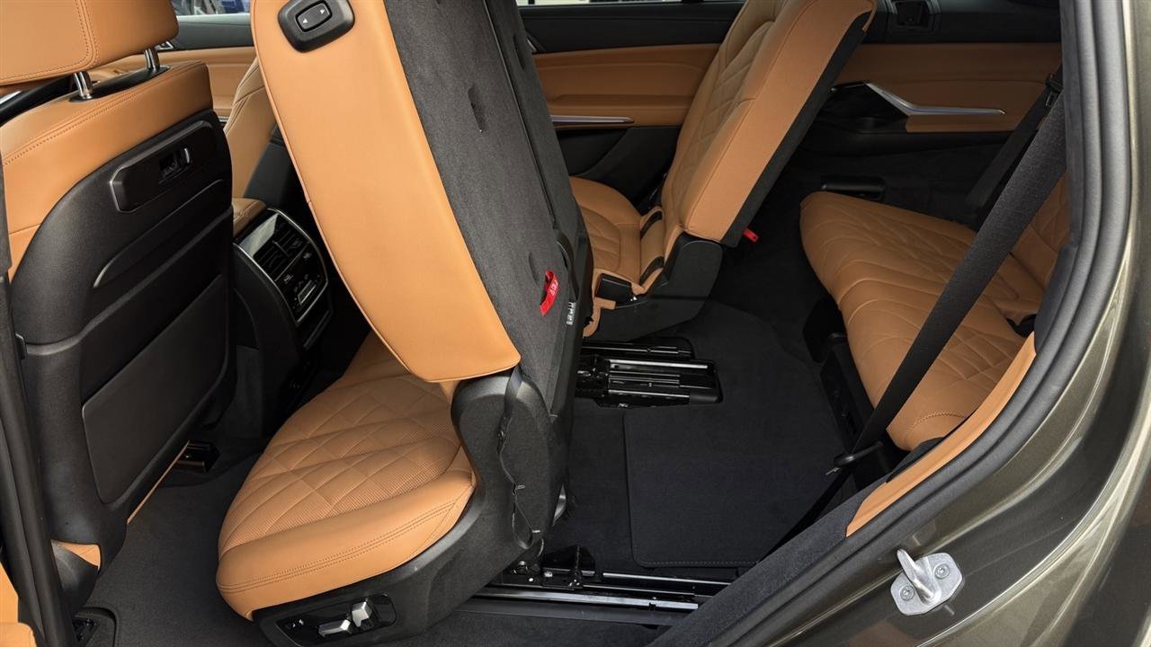 Used 2024 BMW X7 xDrive40i image 35