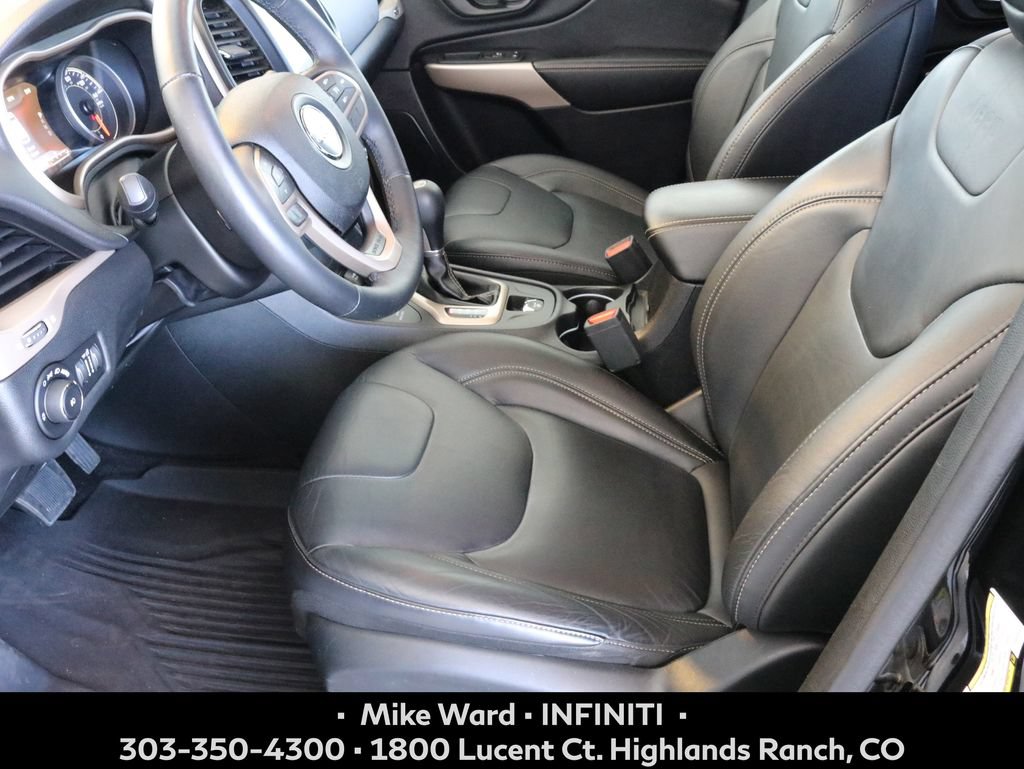 Used 2017 Jeep Cherokee Limited AWD/4WD image 6