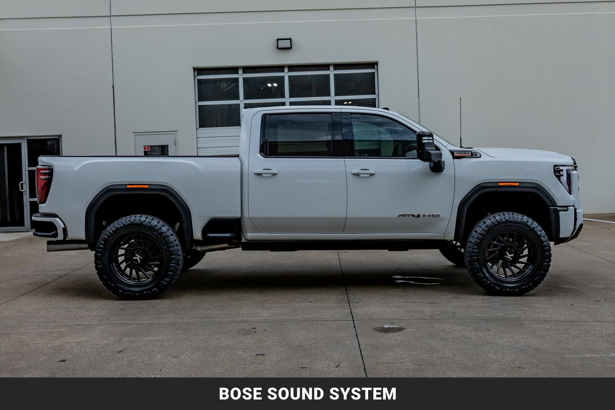 Used 2025 GMC Sierra 2500 AT4 w/ AT4 Premium Plus Package AWD/4WD image 11