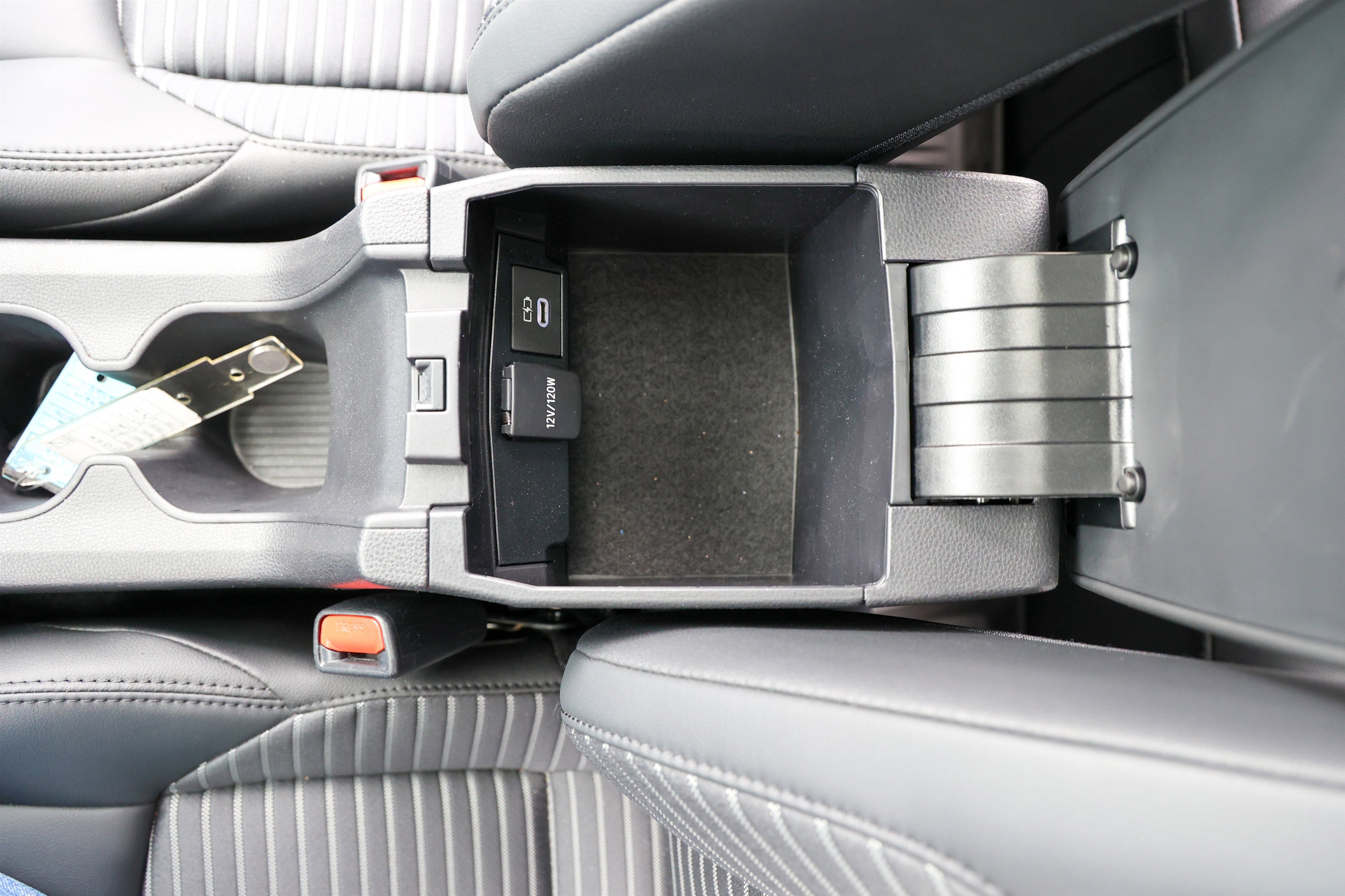 Used 2026 Toyota Corolla Cross XSE w/ Convenience Package image 28