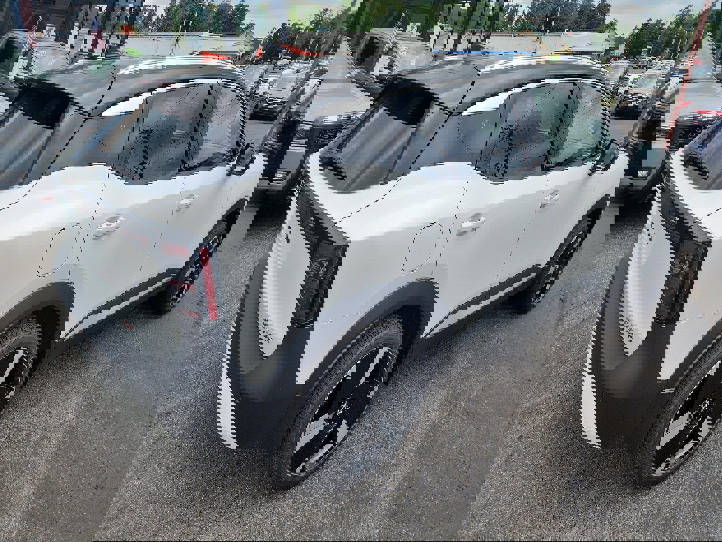 New 2025 Nissan Kicks SR image 8