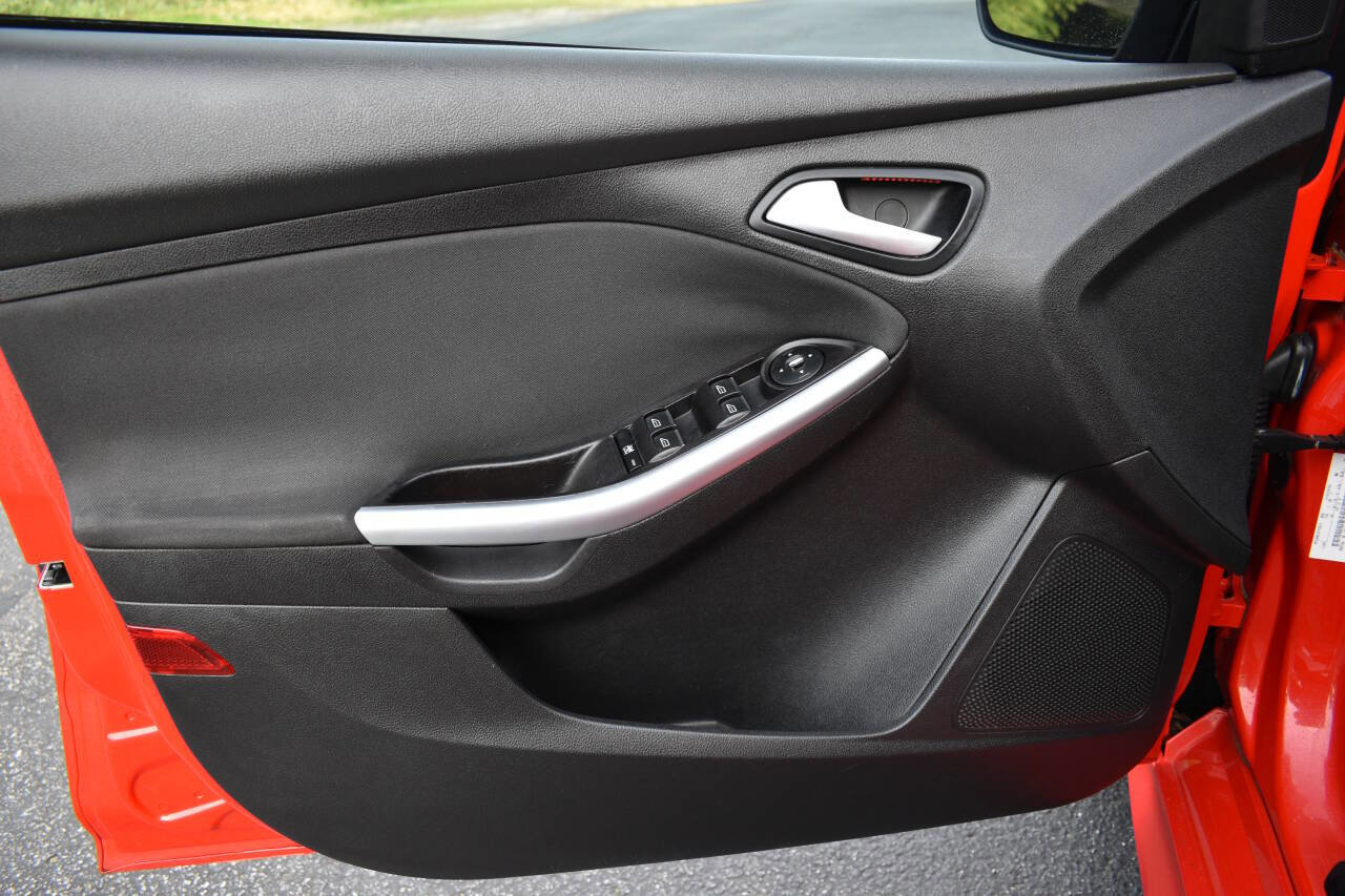 Used 2013 Ford Focus ST image 16