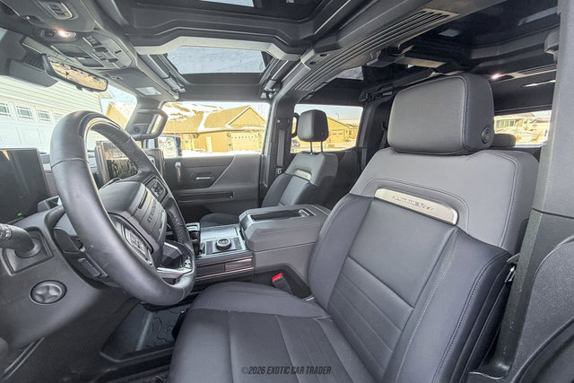 Used 2025 GMC Hummer EV 2X image 32