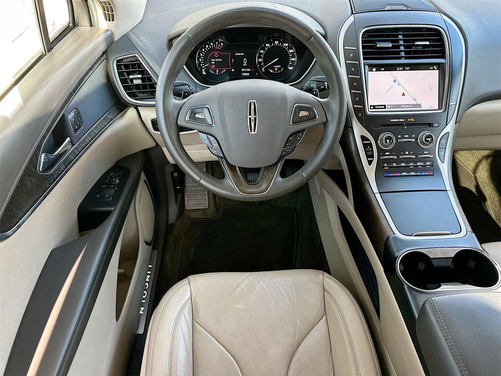 Used 2018 Lincoln MKX Reserve w/ Lincoln MKX Climate Package image 23