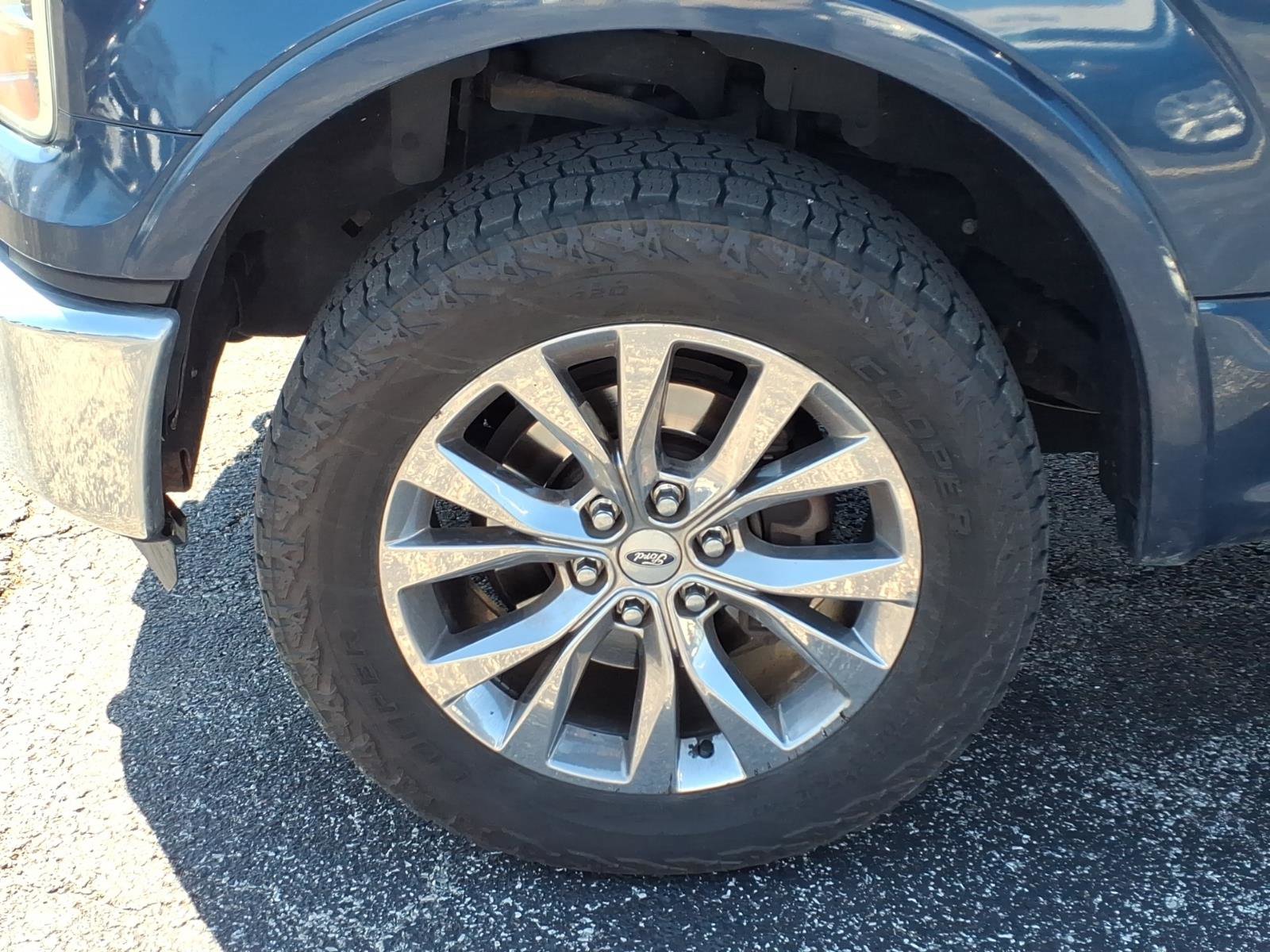 Used 2015 Ford F150 Lariat image 32