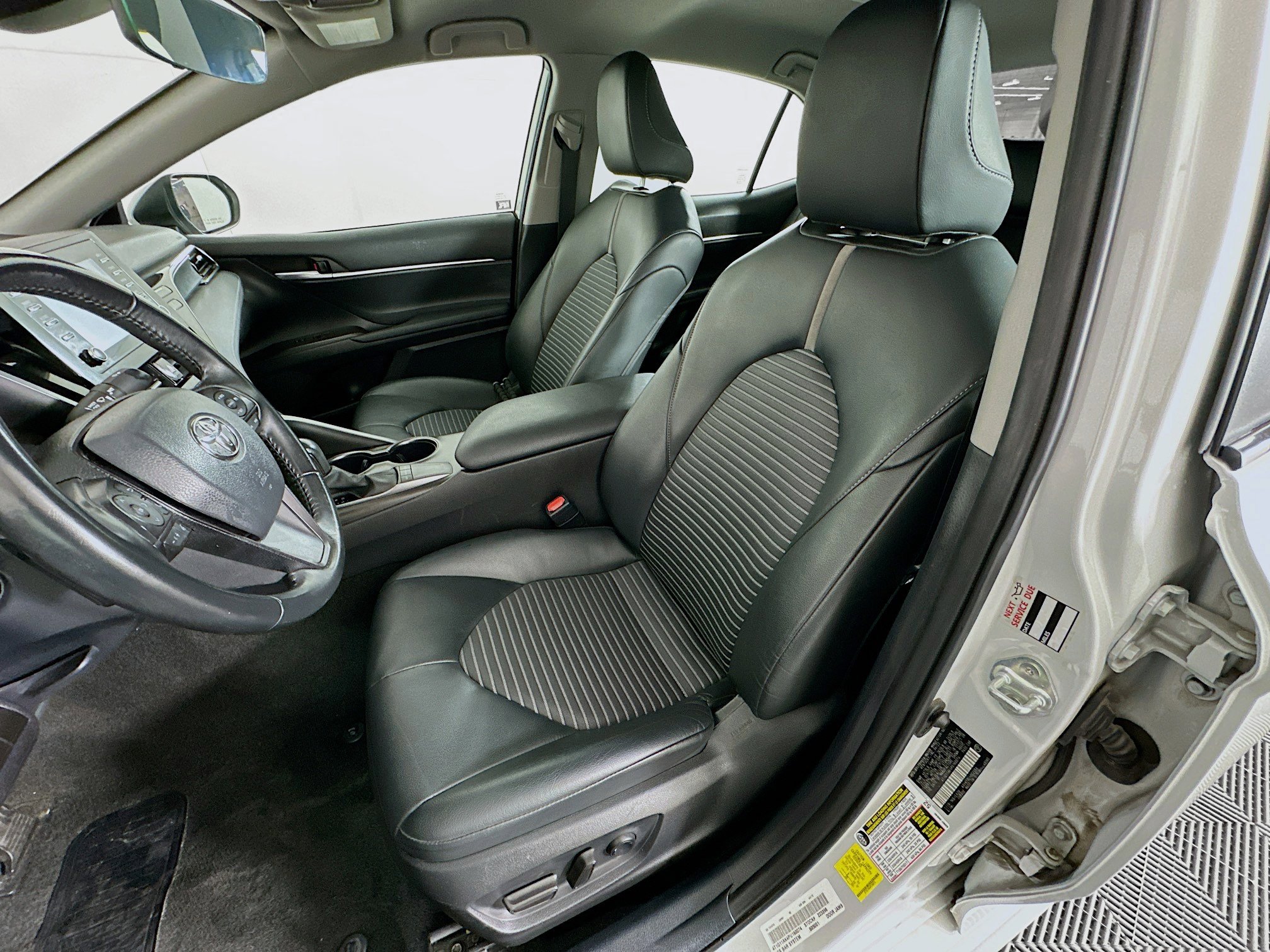 Used 2023 Toyota Camry SE image 13