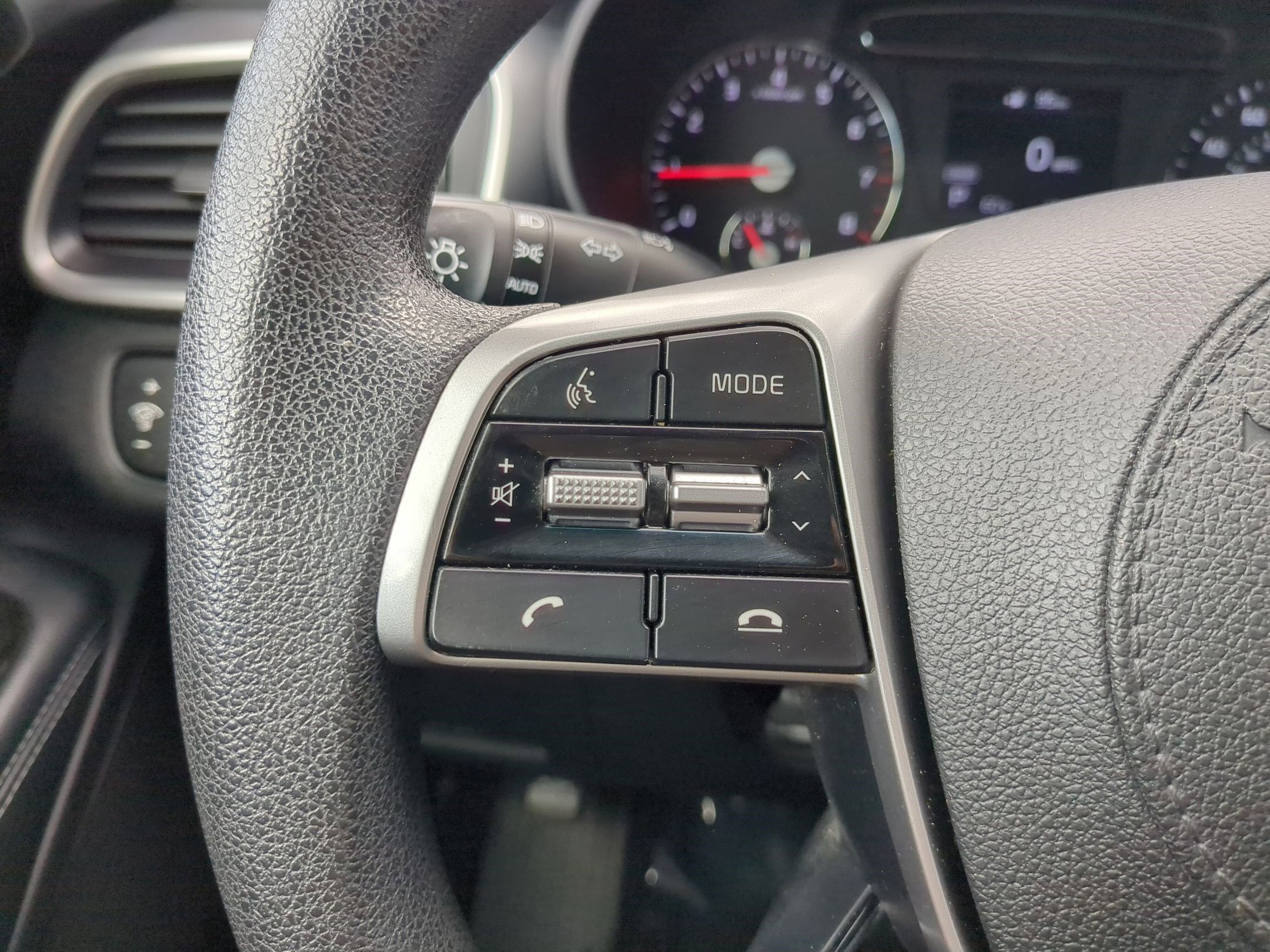 Used 2019 Kia Sorento LX V6 image 19