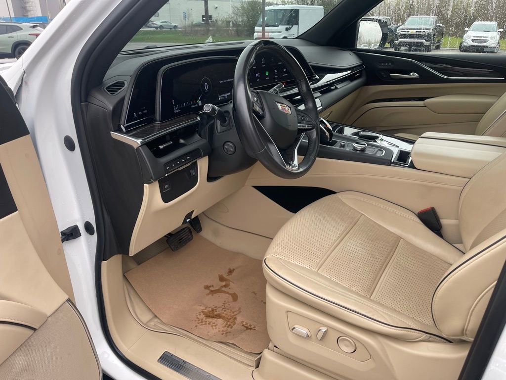 Used 2023 Cadillac Escalade Premium Luxury image 13