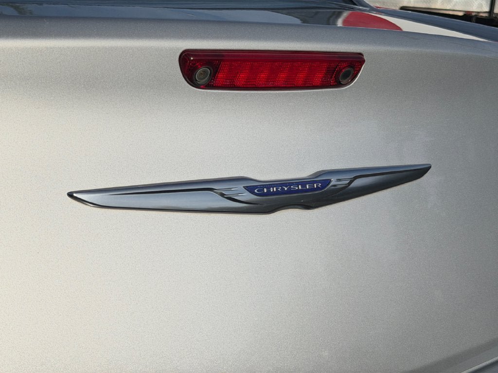 Used 2020 Chrysler 300 Limited RWD image 35