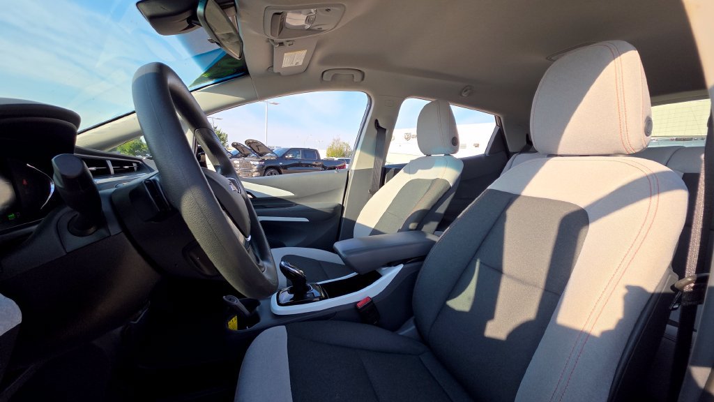 Used 2020 Chevrolet Bolt LT FWD image 20