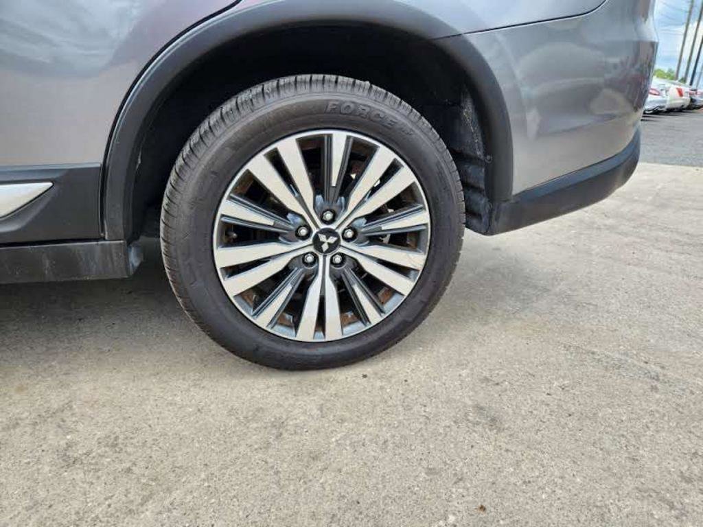 Used 2020 Mitsubishi Outlander SE image 9