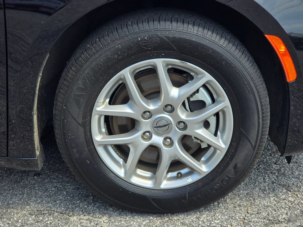 Used 2025 Chrysler Pacifica Select FWD image 21