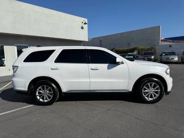 Used 2018 Dodge Durango SXT w/ 3rd Row Seating Group image 2