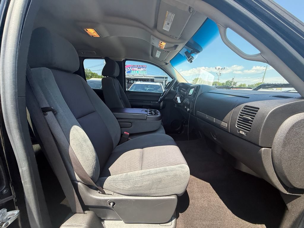 Used 2009 Chevrolet Silverado 1500 LT w/ Power Pack Plus AWD/4WD image 23