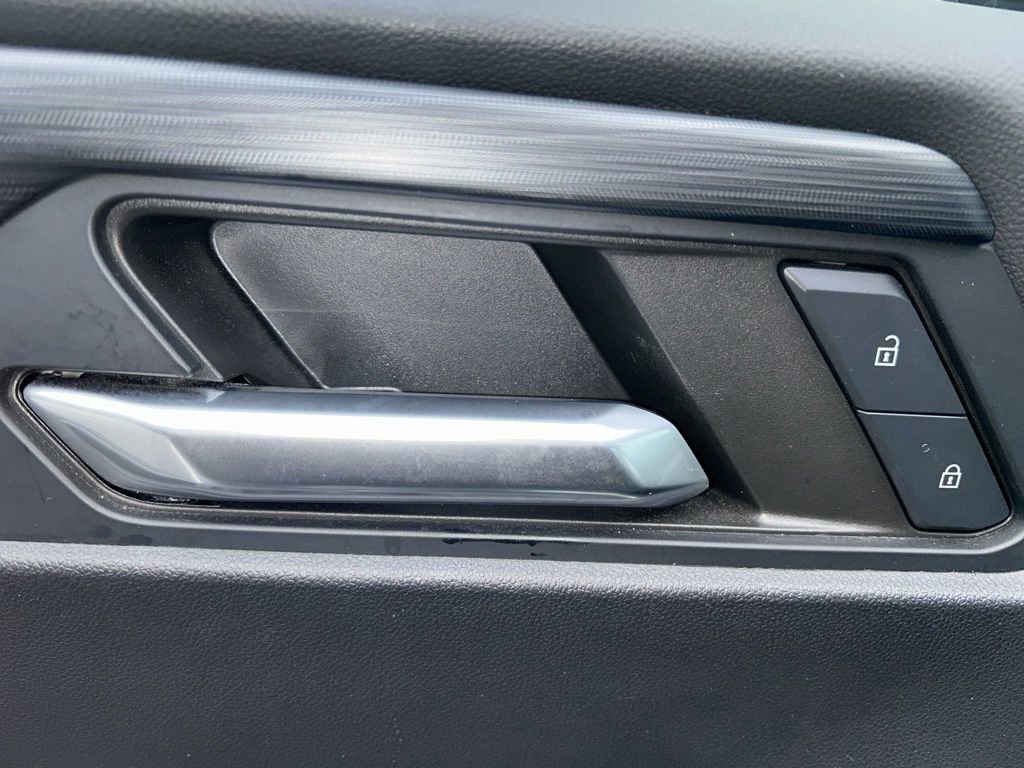 Used 2024 GMC Acadia AT4 w/ Luxury Package image 23