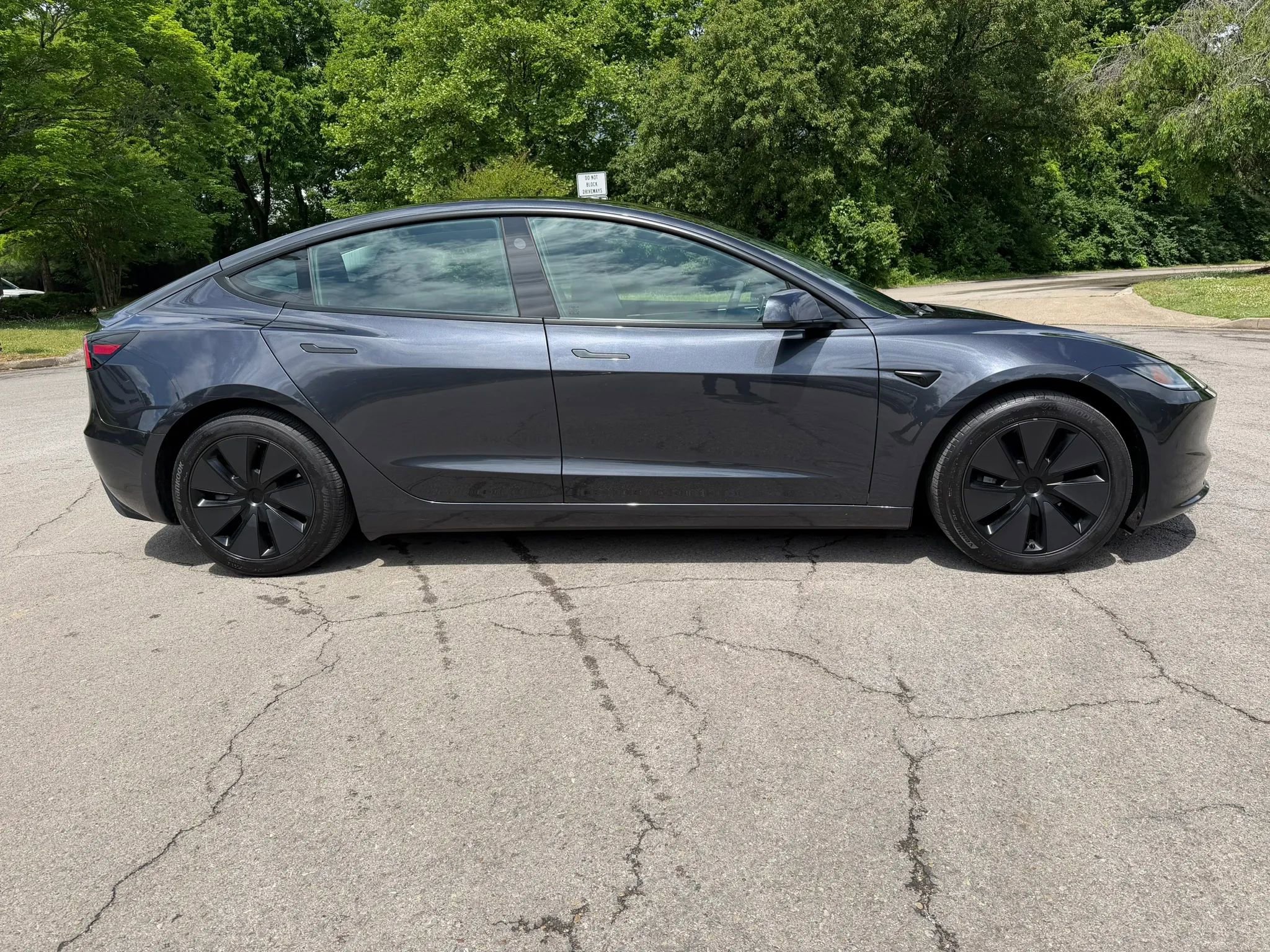 Used 2024 Tesla Model 3 Standard Range RWD image 5