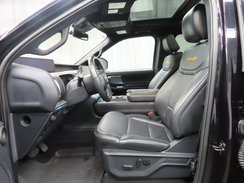 Used 2025 Ford Expedition Tremor AWD/4WD image 12