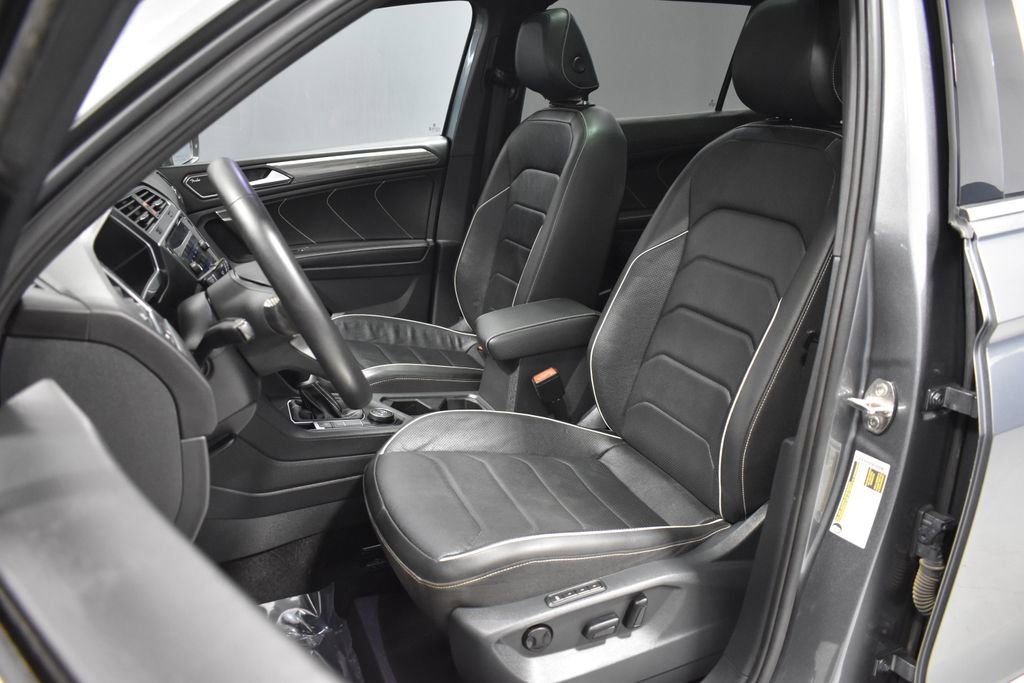 Used 2023 Volkswagen Tiguan SEL R-Line image 5