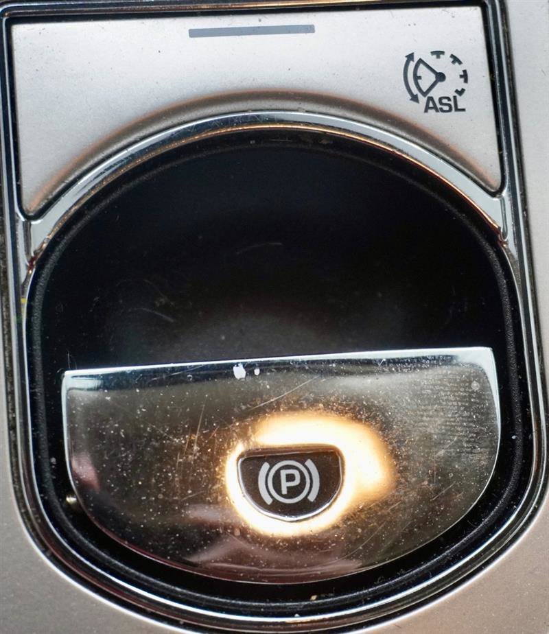 Used 2009 Jaguar XF Luxury image 21