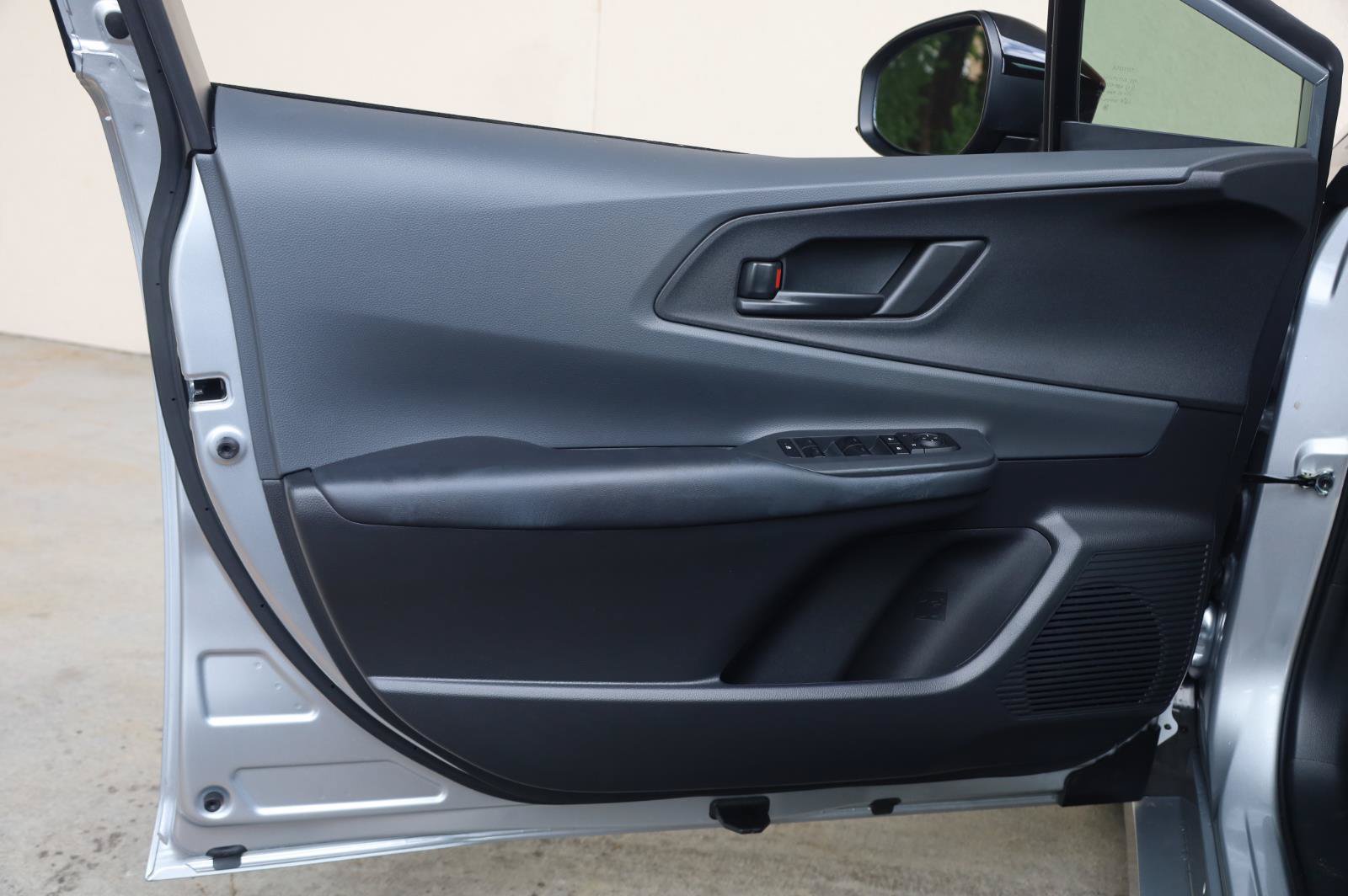 Used 2024 Toyota Prius LE FWD image 14