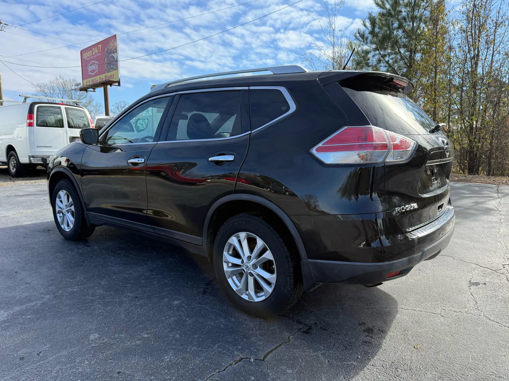 Used 2016 Nissan Rogue SV image 5