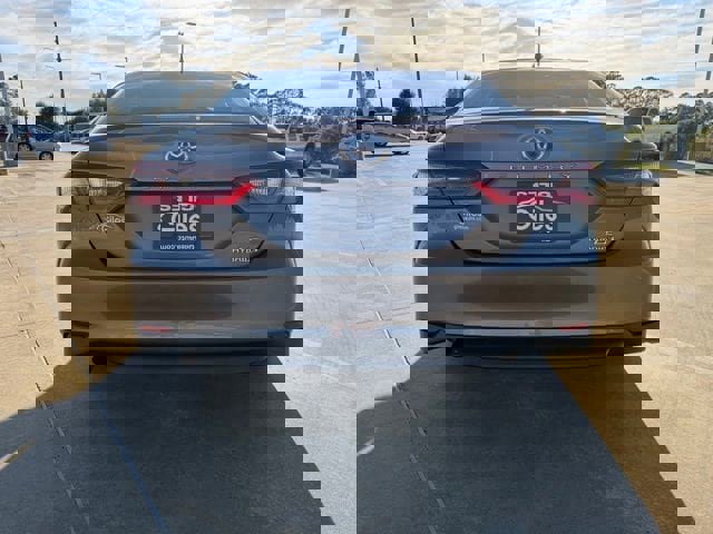 Used 2021 Toyota Camry LE image 4