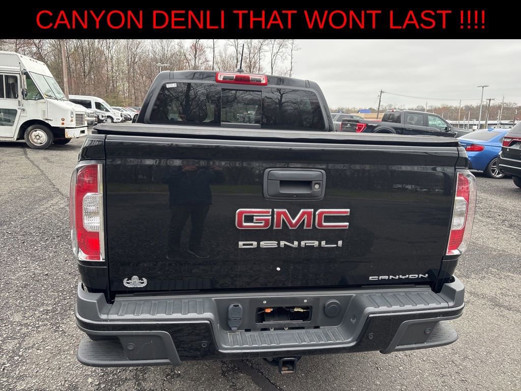 Used 2022 GMC Canyon Denali image 4