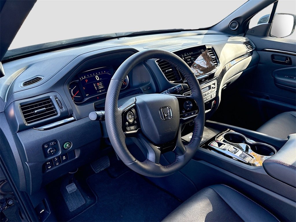Used 2024 Honda Passport Black Edition image 9