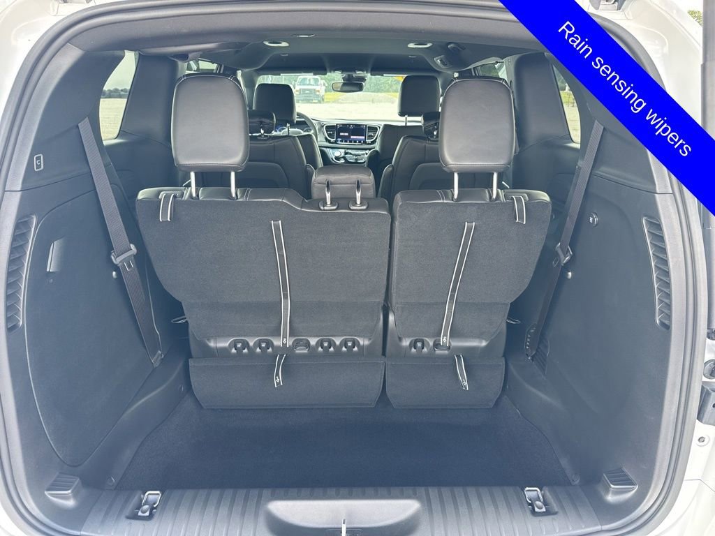 New 2026 Chrysler Pacifica Select image 12